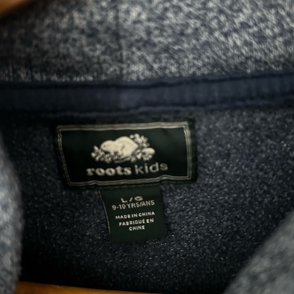 Classic Grey Roots Sweatshirt Hoodie, size L (10-11) - Picture 3 of 3
